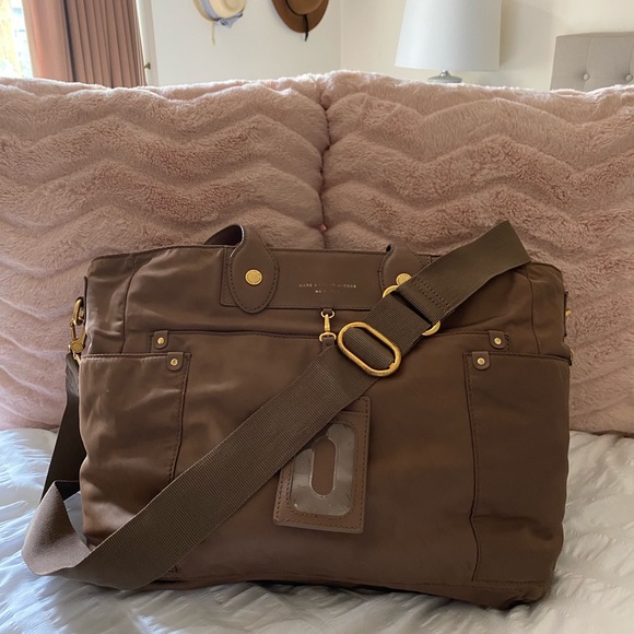 Marc Jacobs Handbags - Marc Jacobs Baby/Nappy bag with crossbody strap